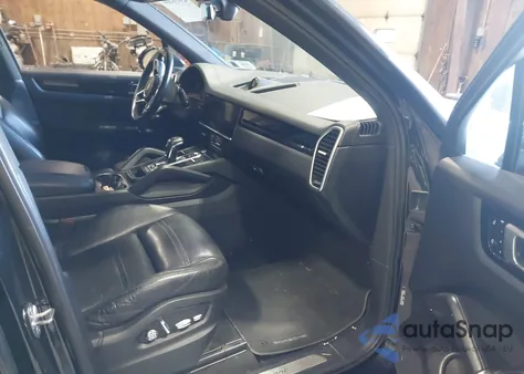 2019 Porsche Cayenne z USA, uszkodzony, nr VIN WP1AA2AY0KDA18610